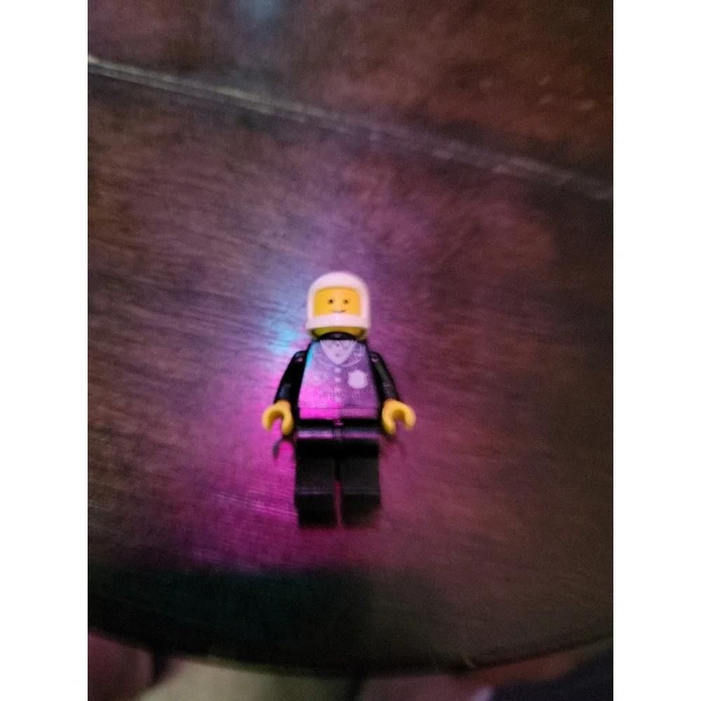 Lego City Police Officer with Helmet Minifigure‎
